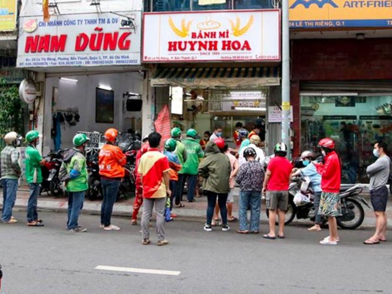 Bánh mì huỳnh hoa